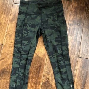 Lulu lemon reflective fast and free camo 25